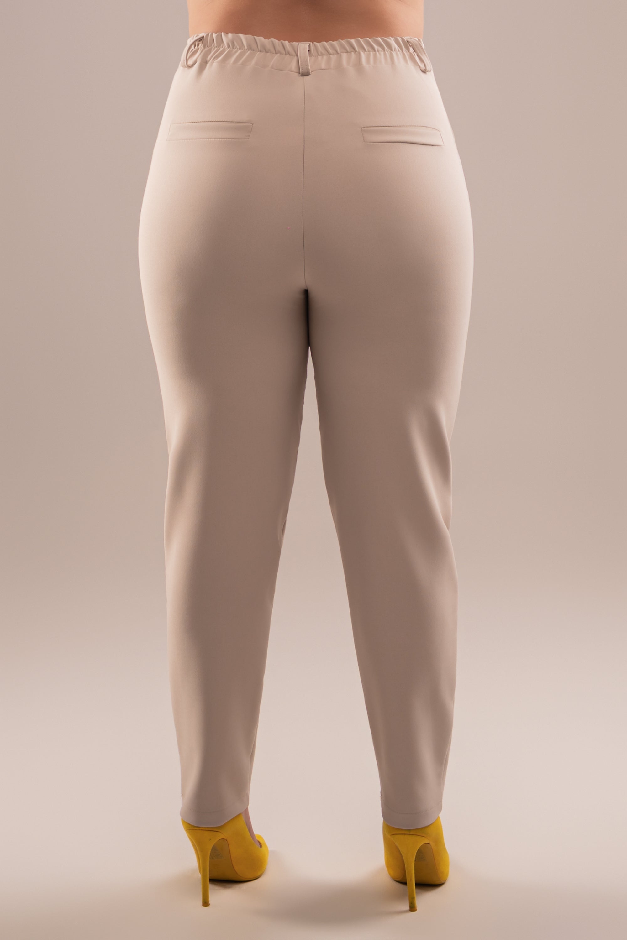 Γυναικείο Παντελόνι Plus Size με Ανορθωτικό Ύφασμα και Κλείσιμο με Φερμουάρ & Κουμπί Μπεζ
