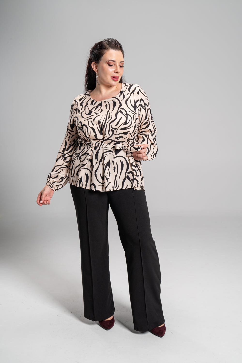 Plus size ΜΠΛΟΥΖΑ ΜΕ ΖΩΝΑΚΙ MPEZ