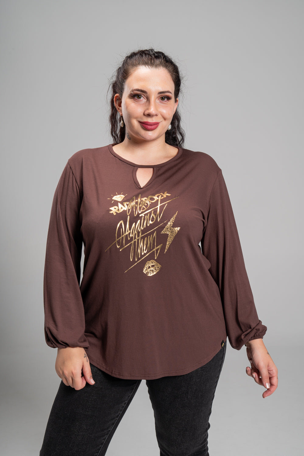 Plus size ΜΠΛΟΥΖΑ ΜΕ ΣΤΑΜΠΑ ΣΟΚΑΛΑΤΙ