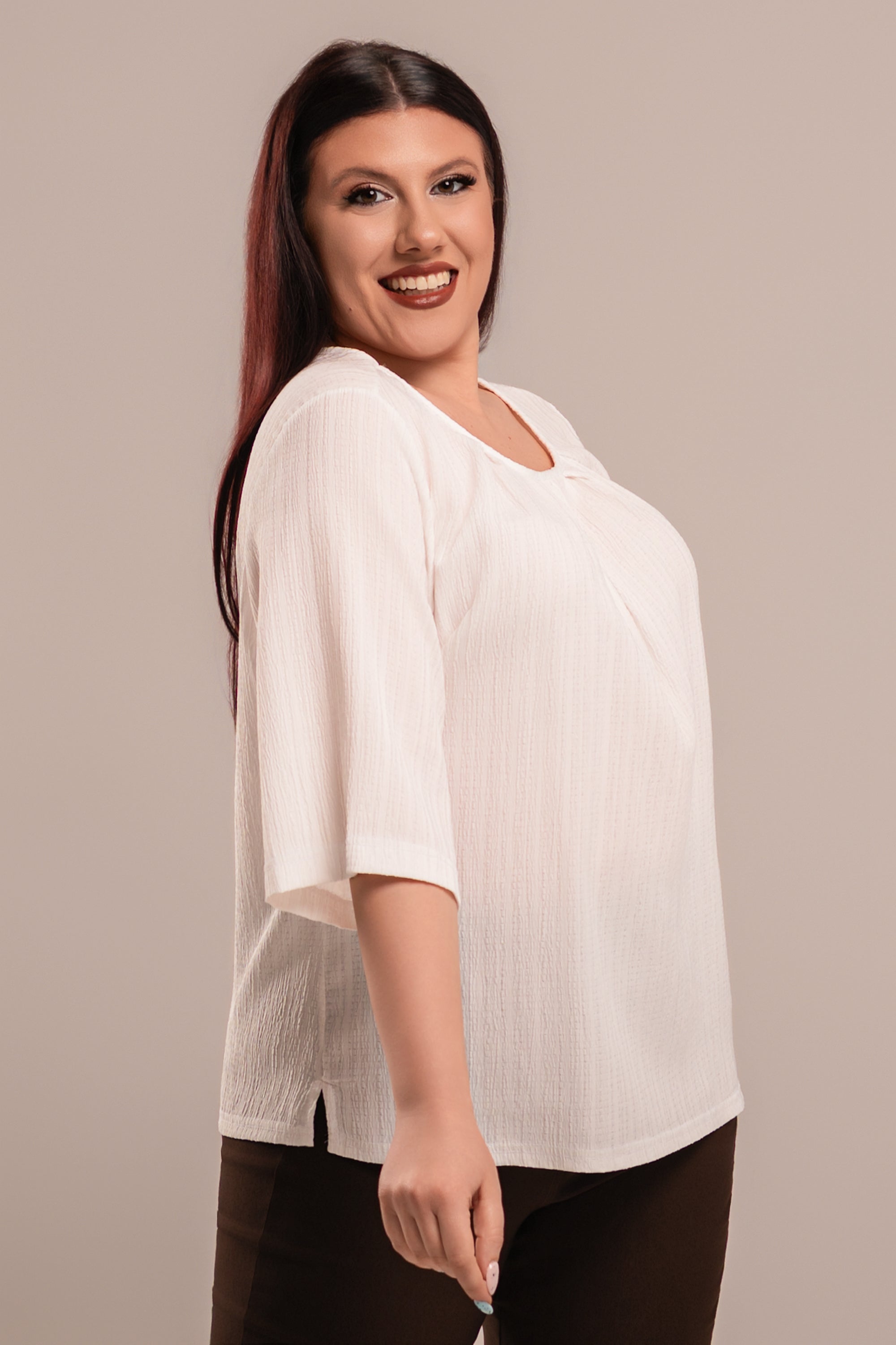 Τσαλακωτή Μπλούζα Plus Size με Στρογγυλή Λαιμόκοψη και Ρελαξ Γραμμή