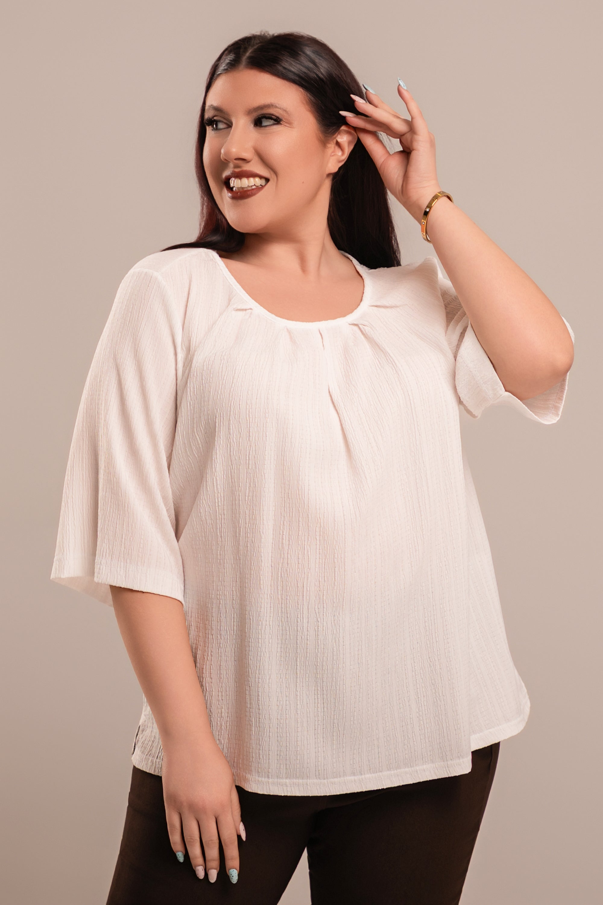 Τσαλακωτή Μπλούζα Plus Size με Στρογγυλή Λαιμόκοψη και Ρελαξ Γραμμή